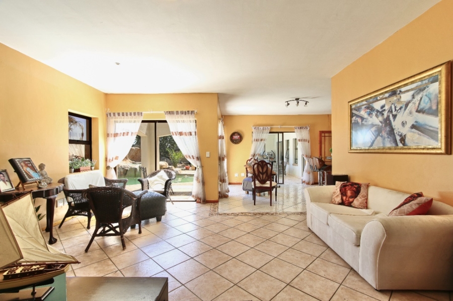 To Let 6 Bedroom Property for Rent in Sunset Beach Western Cape